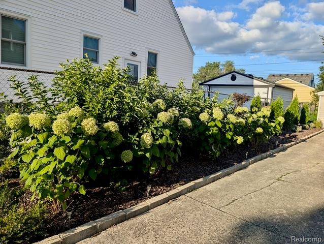 2706 Cumberland Road, Berkley, MI 48072