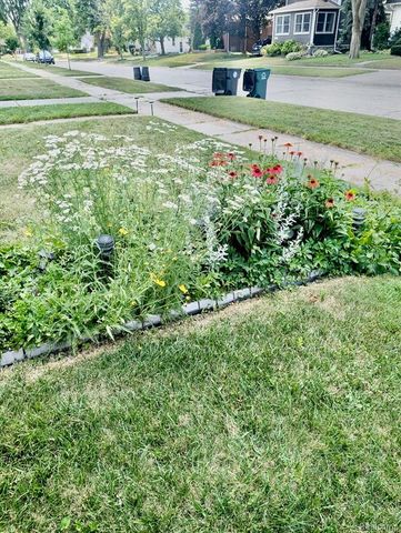 2706 Cumberland Road, Berkley, MI 48072