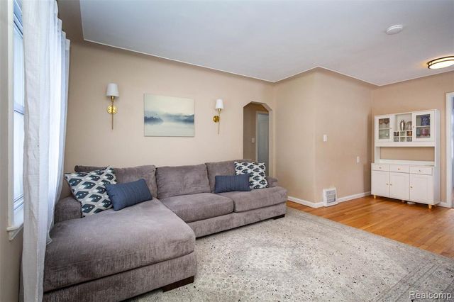 2706 Cumberland Road, Berkley, MI 48072