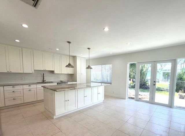 2648 NE 9TH Street, Pompano Beach, FL 33062