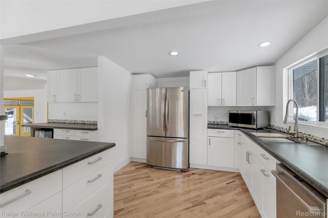 2390 Noble Road, Addison Township, MI 48370