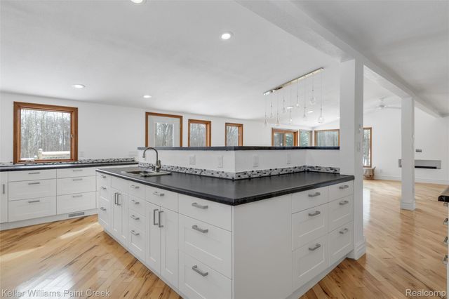 2390 Noble Road, Addison Township, MI 48370