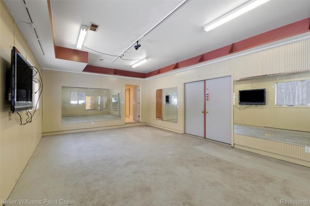 2390 Noble Road, Addison Township, MI 48370