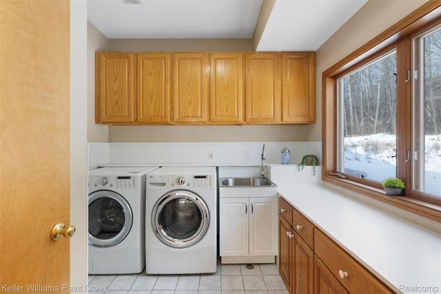 2390 Noble Road, Addison Township, MI 48370