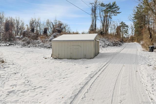 2390 Noble Road, Addison Township, MI 48370