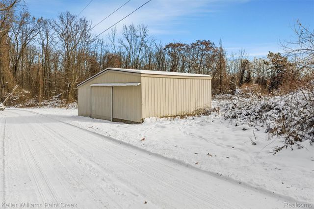2390 Noble Road, Addison Township, MI 48370