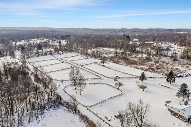 2390 Noble Road, Addison Township, MI 48370