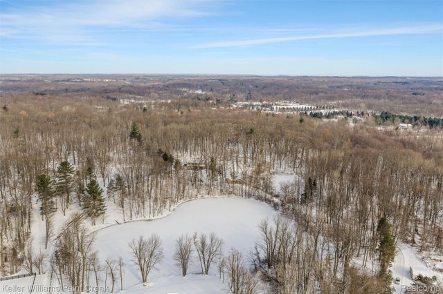 2390 Noble Road, Addison Township, MI 48370