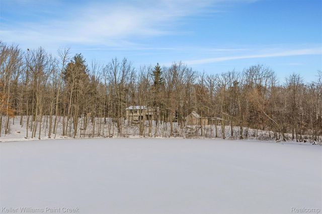 2390 Noble Road, Addison Township, MI 48370