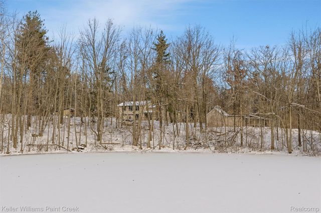 2390 Noble Road, Addison Township, MI 48370