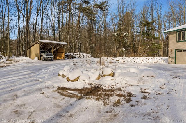 2390 Noble Road, Addison Township, MI 48370