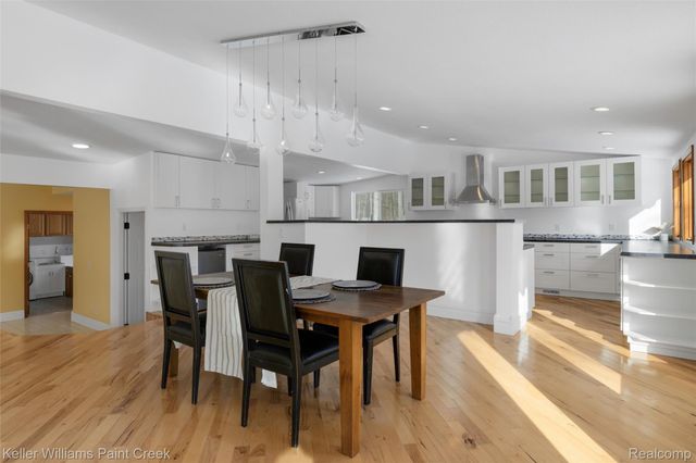 2390 Noble Road, Addison Township, MI 48370