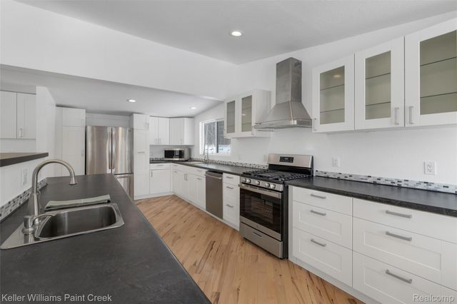 2390 Noble Road, Addison Township, MI 48370