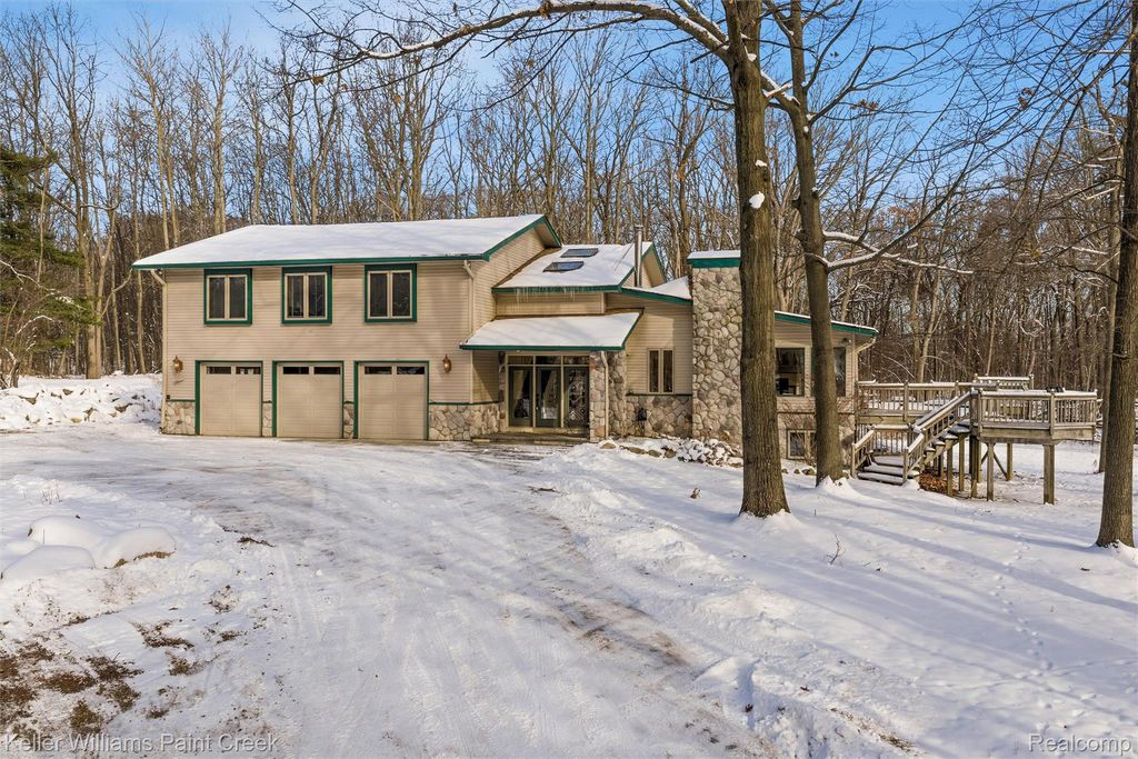 2390 Noble Road, Addison Township, MI 48370