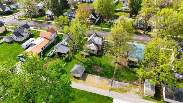 319 E Broad Street, Angola, IN 46703