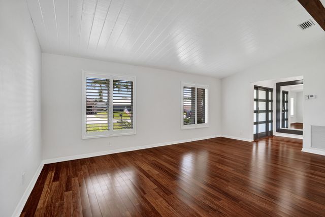 2673 SW 14th Court, Deerfield Beach, FL 33442