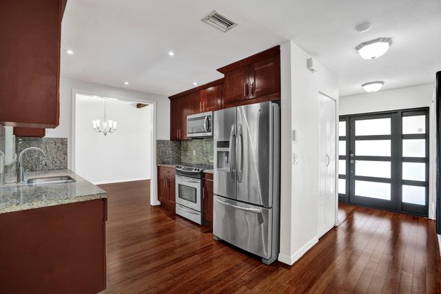 2673 SW 14th Court, Deerfield Beach, FL 33442