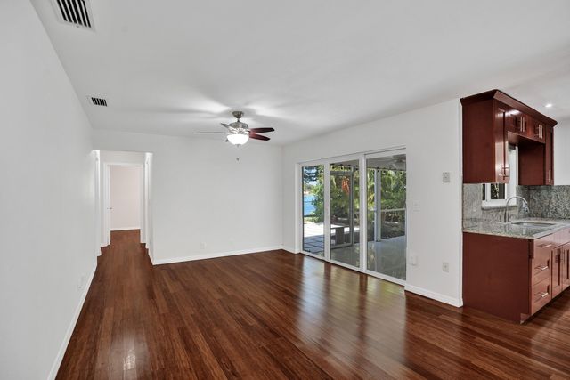 2673 SW 14th Court, Deerfield Beach, FL 33442