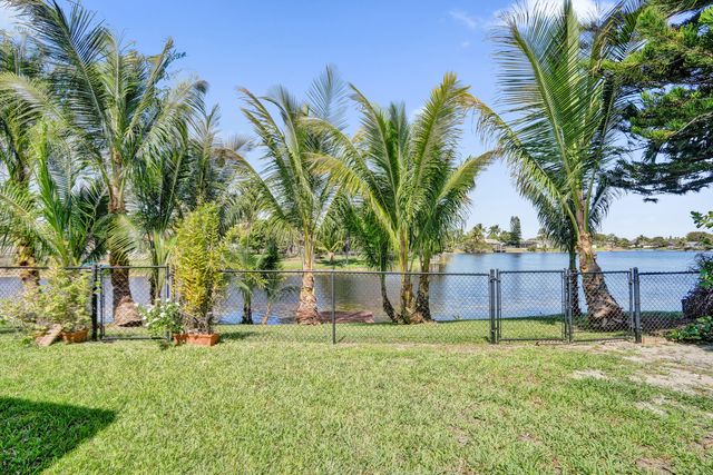 2673 SW 14th Court, Deerfield Beach, FL 33442
