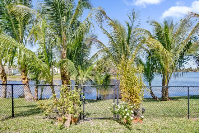 2673 SW 14th Court, Deerfield Beach, FL 33442