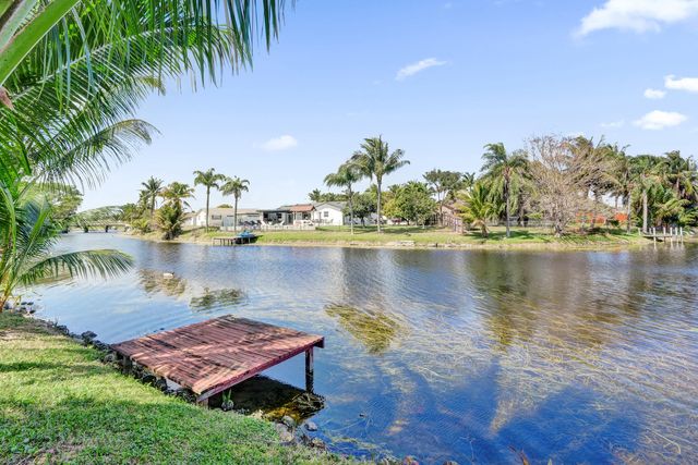 2673 SW 14th Court, Deerfield Beach, FL 33442