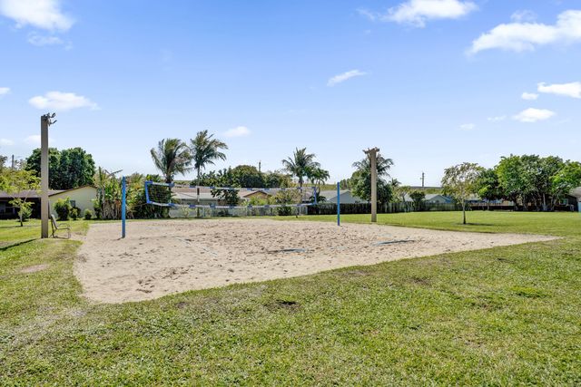 2673 SW 14th Court, Deerfield Beach, FL 33442
