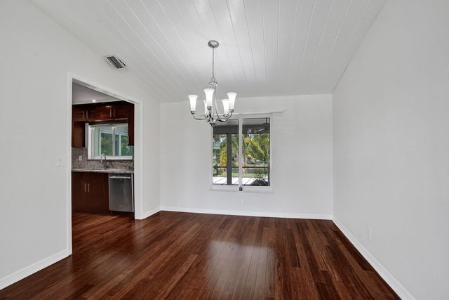 2673 SW 14th Court, Deerfield Beach, FL 33442