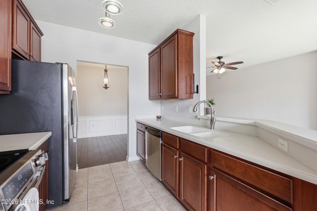 6650 WHITE BLOSSOM Circle 32C, Jacksonville, FL 32258