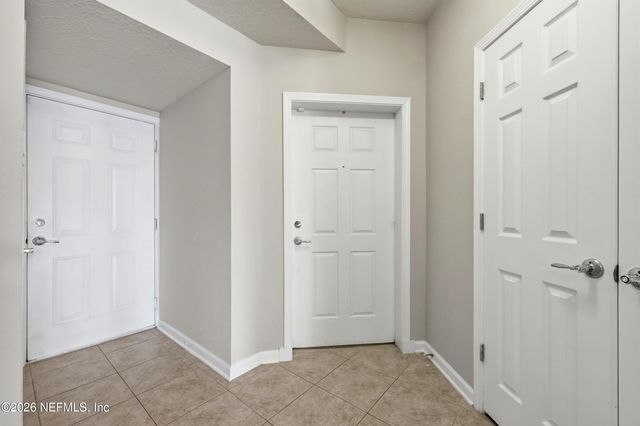 6650 WHITE BLOSSOM Circle 32C, Jacksonville, FL 32258