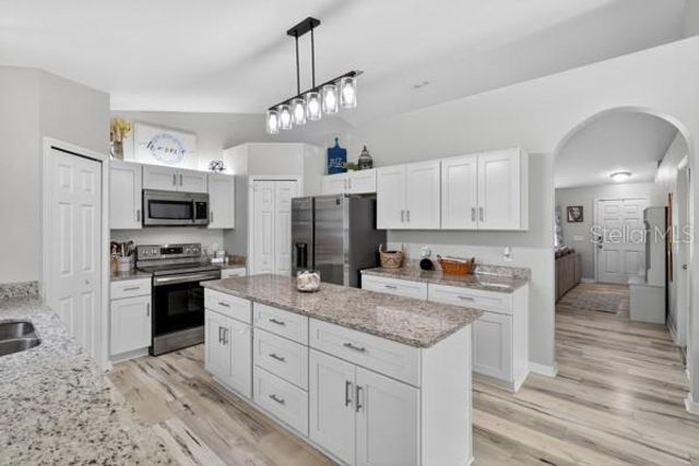 3857 SLEEPY HILL OAKS LOOP, Lakeland, FL 33810