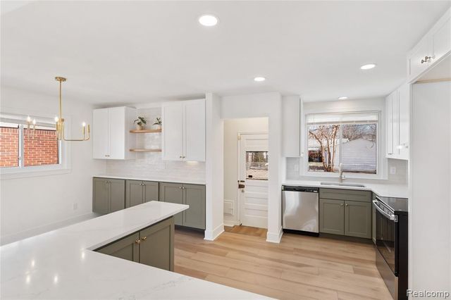 21930 Marlow Street, Oak Park, MI 48237