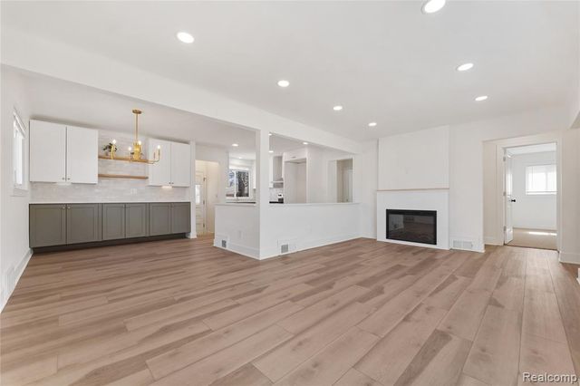 21930 Marlow Street, Oak Park, MI 48237