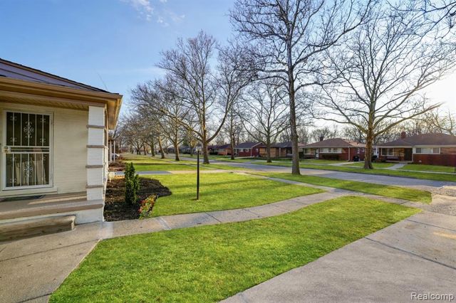 21930 Marlow Street, Oak Park, MI 48237