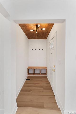 21930 Marlow Street, Oak Park, MI 48237