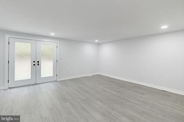 6096 ROCK GLEN DR, Elkridge, MD 21075