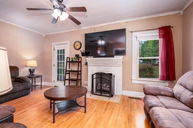 2205 W Wood St, Paris, TN 38242
