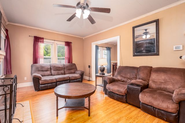 2205 W Wood St, Paris, TN 38242