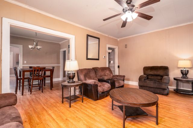 2205 W Wood St, Paris, TN 38242