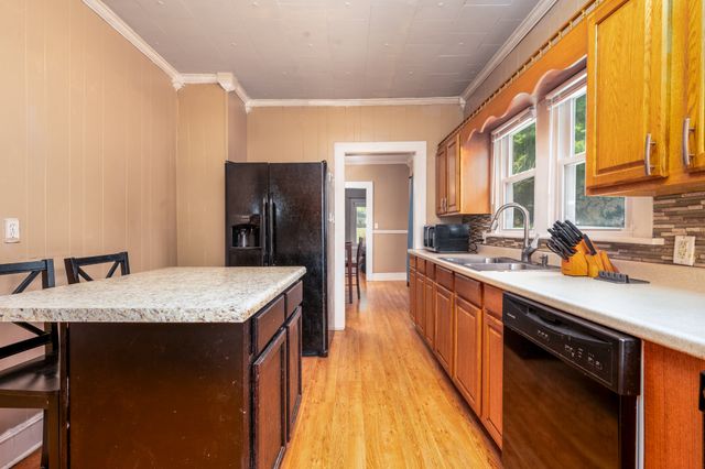 2205 W Wood St, Paris, TN 38242