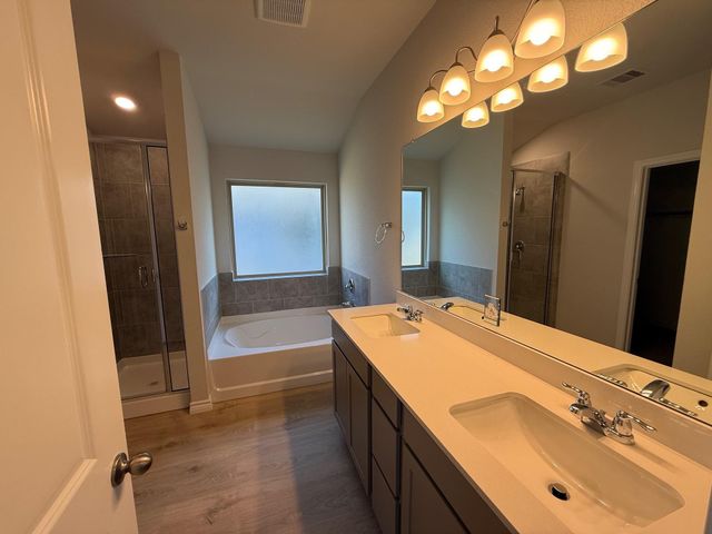 6105 Eldora Dr, College Station, TX 77845