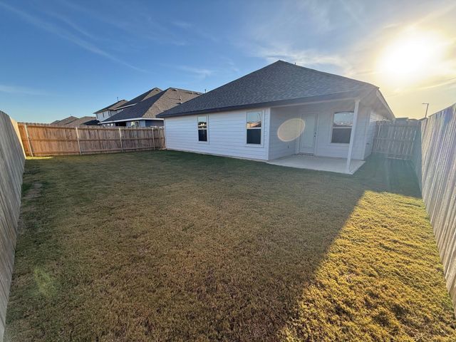 6105 Eldora Dr, College Station, TX 77845