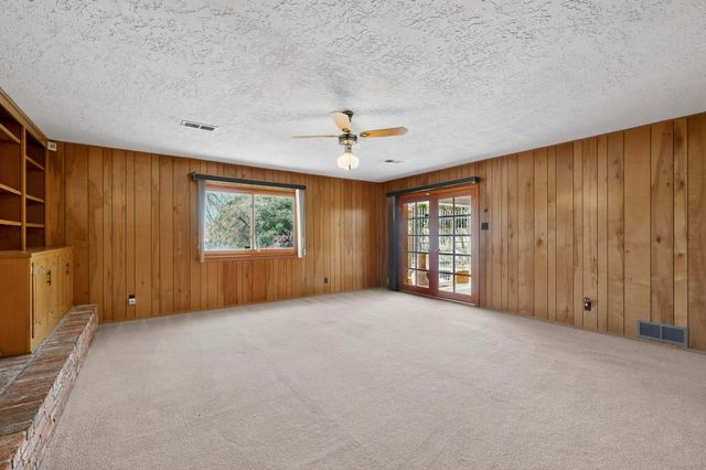 4909 Phyllis Street NE, Albuquerque, NM 87109