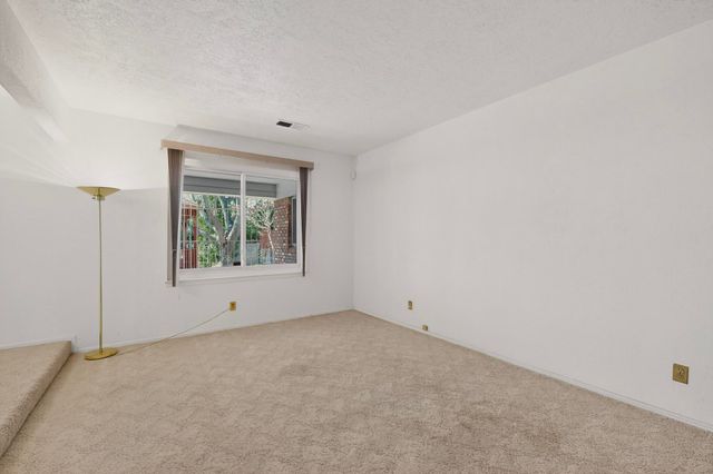 4909 Phyllis Street NE, Albuquerque, NM 87109