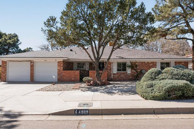 4909 Phyllis Street NE, Albuquerque, NM 87109