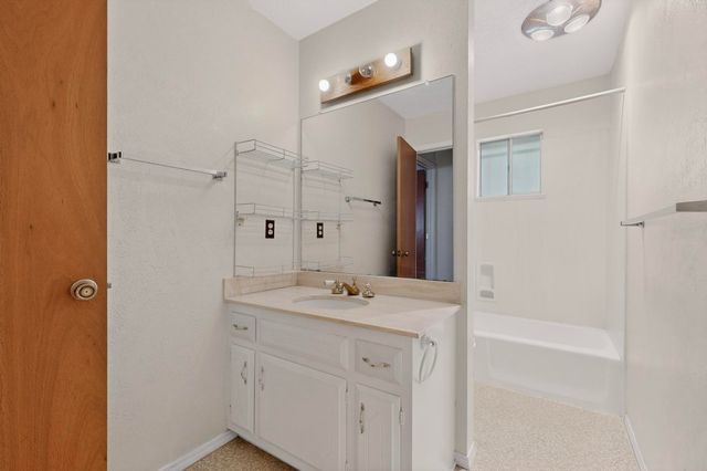 4909 Phyllis Street NE, Albuquerque, NM 87109