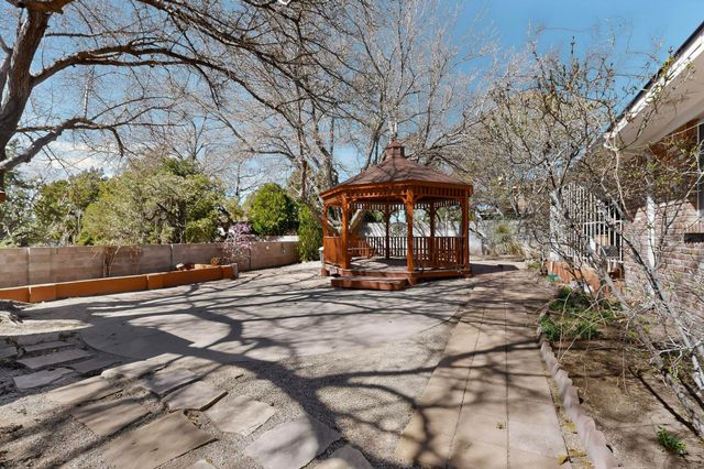 4909 Phyllis Street NE, Albuquerque, NM 87109