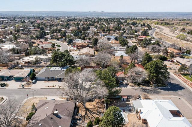 4909 Phyllis Street NE, Albuquerque, NM 87109