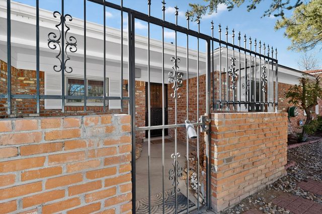 4909 Phyllis Street NE, Albuquerque, NM 87109