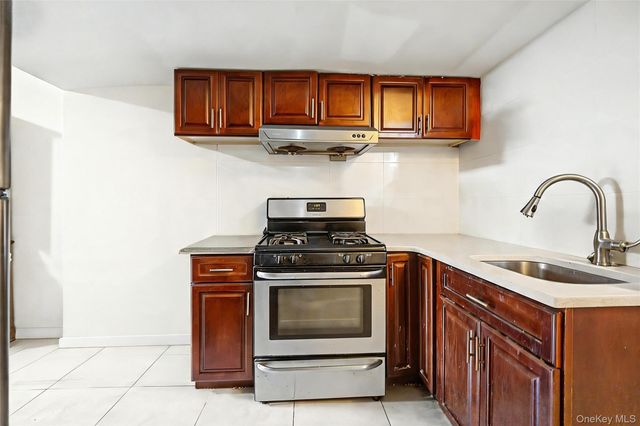 158-39 77th Road, Fresh Meadows, NY 11366