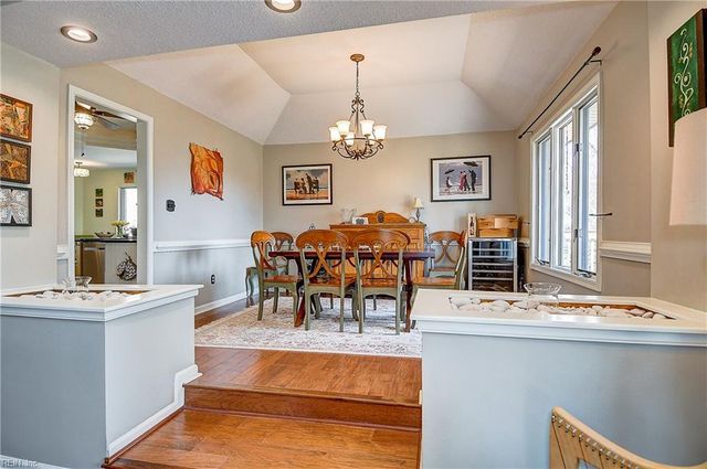 304 Shadowlake Dr, Chesapeake, VA 23320